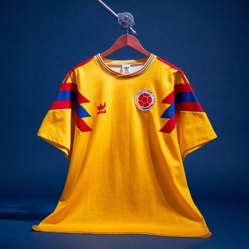 Colombia 1990 home