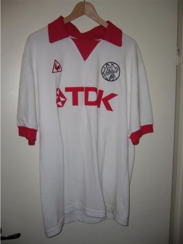 Ajax 1982-83 Away