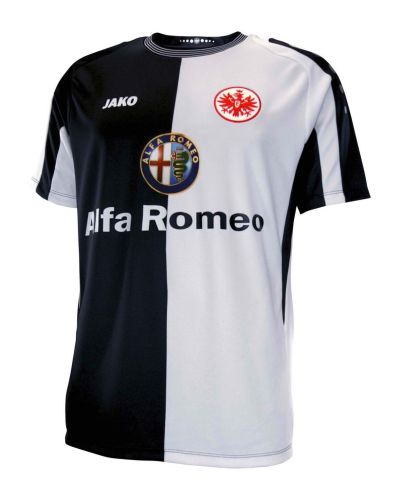 Eintracht Frankfurt 2013-14 away