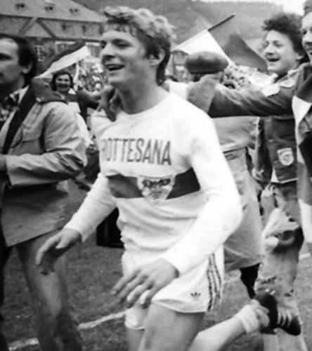 VfB Stuttgart 1975-76 home