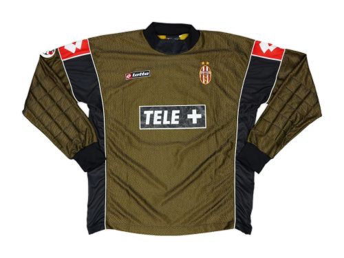 Juventus 2000-01 Away