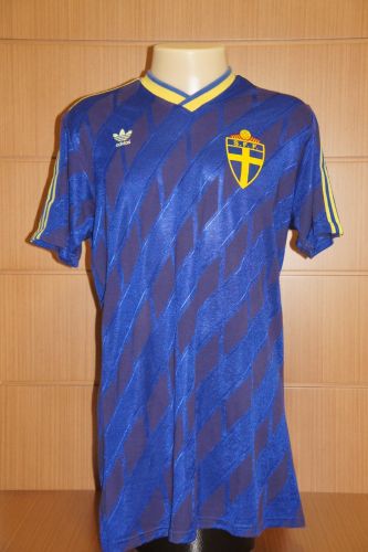 Sweden 1990 away