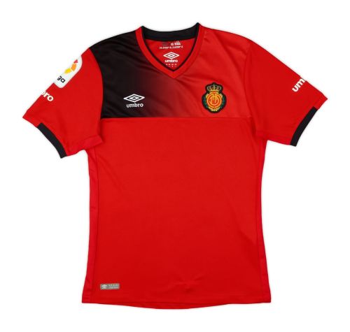 Mallorca 2016-17 Local