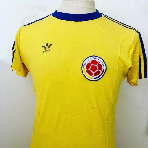 Colombia 1983 away