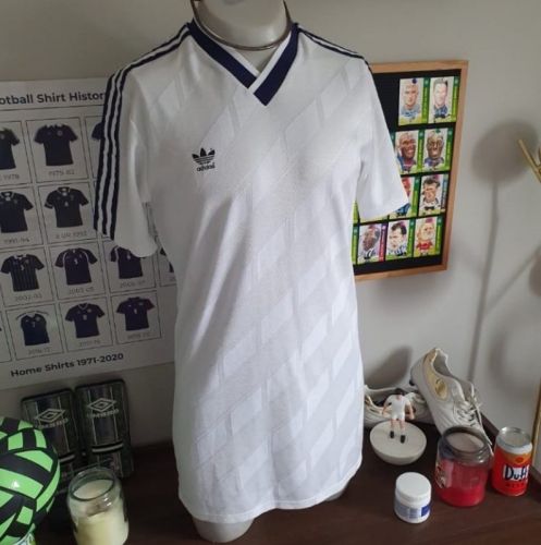 VfL Wolfsburg 1986-87 away