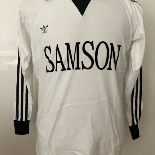 Eintracht Frankfurt 1976-77 home