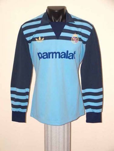 Real Madrid 1985-86 away