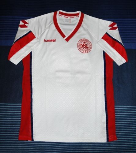 Denmark 1990 away