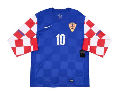 Croatia 2010 away