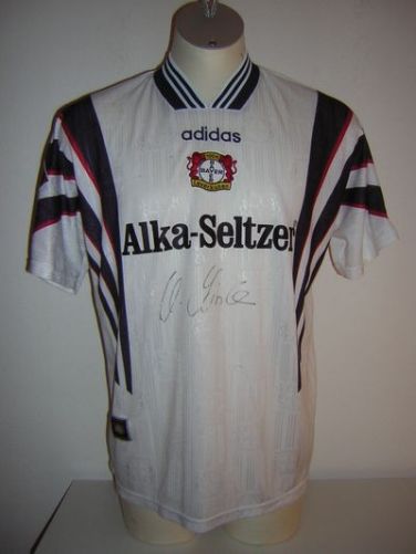 Bayer Leverkusen 1996-97 away