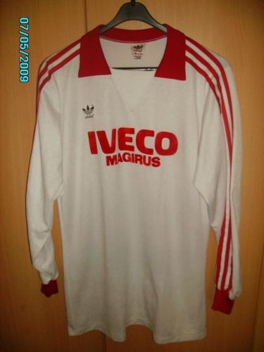 Bayern Munich 1981-82 Away