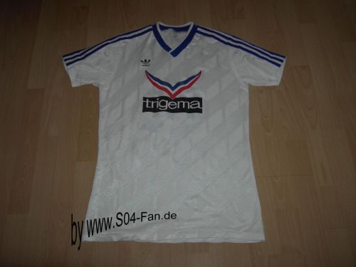 Schalke 04 1982-83 Away