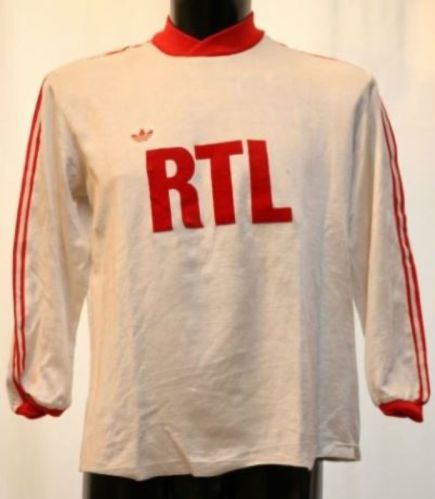 Olympique Lyon 1982-83 away