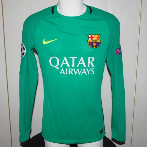 FC Barcelona 2016-17 away