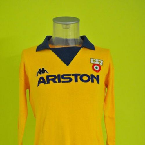 Juventus 1983-84 Away